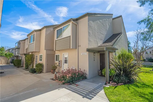 $625,000 | 24430 West Nicklaus Drive, Unit L2, Valencia, CA 91355