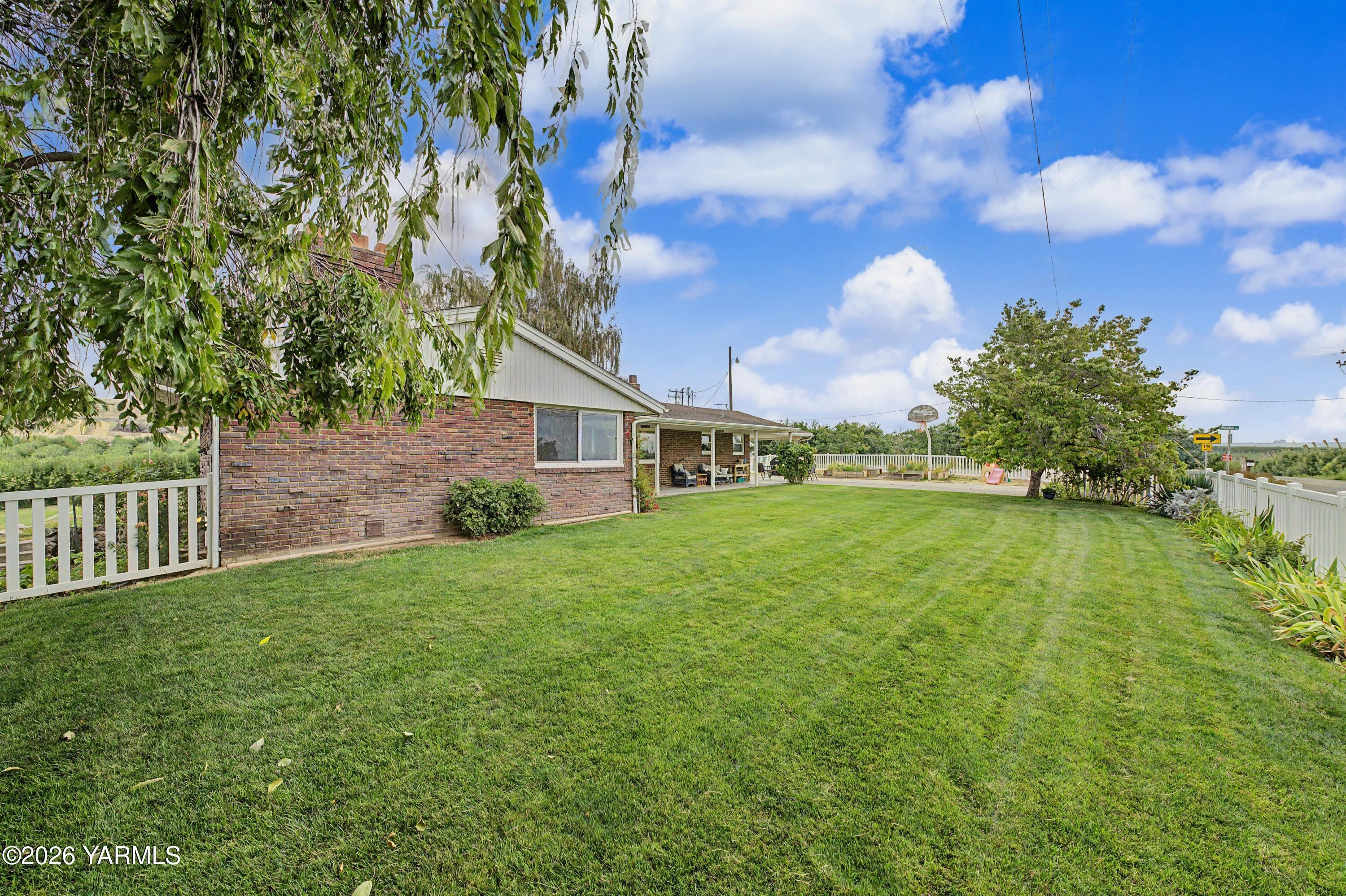 1001 Lamb Road Zillah, WA 98953 - Photo 27 of 28 32_32_exterior