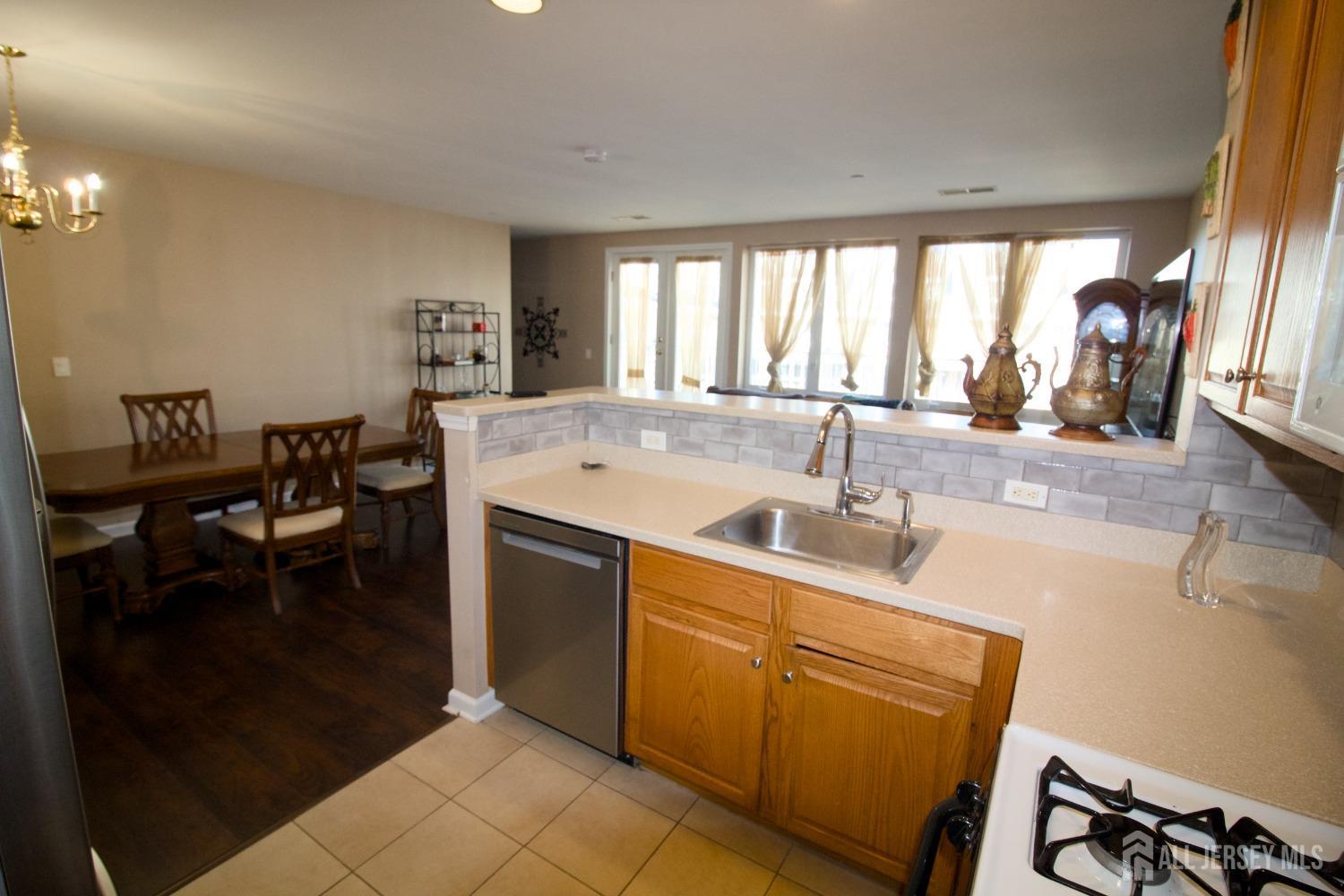 368-368 Rector Street, Unit 510 Perth Amboy, NJ 08861 - Photo 16 of 46