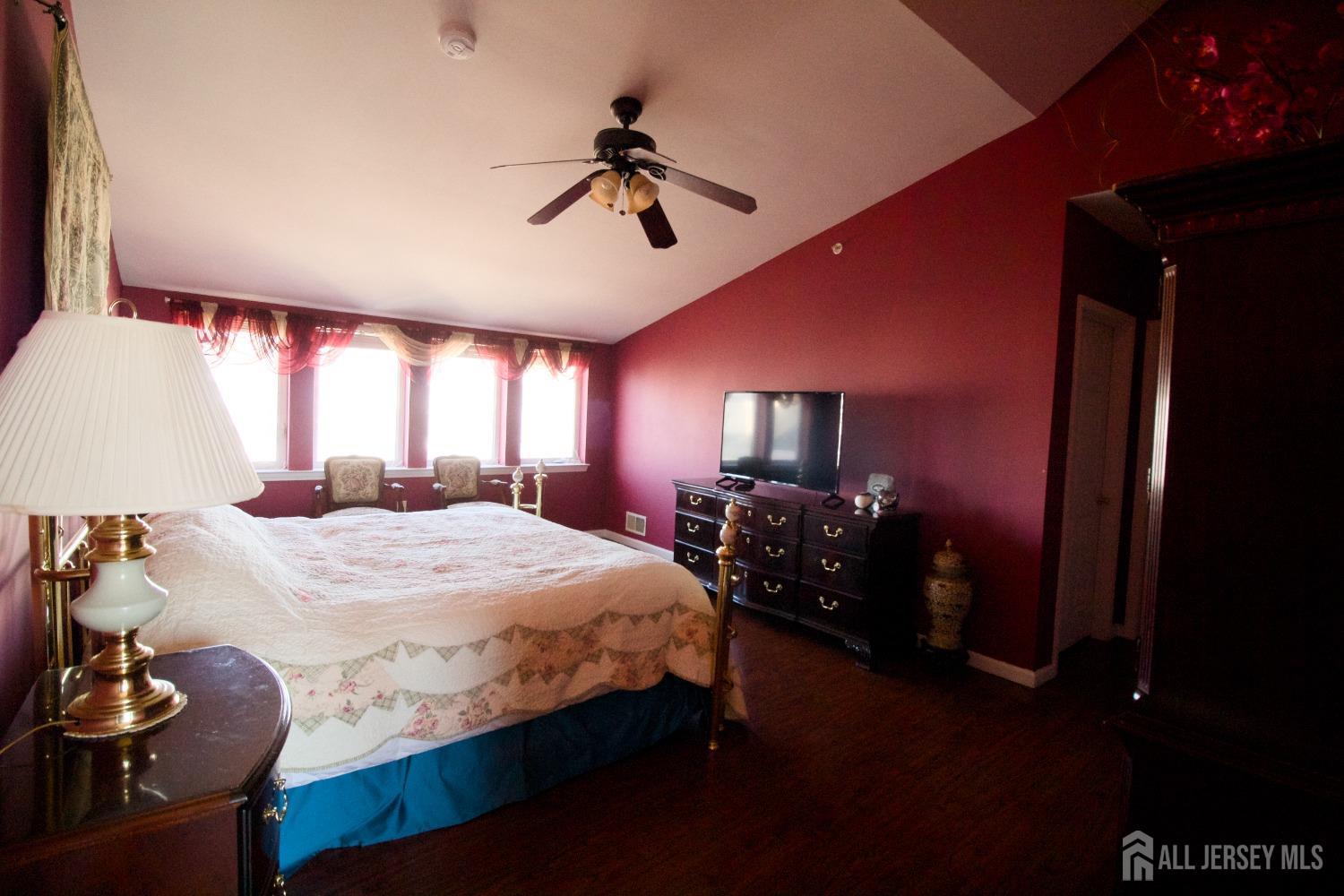 368-368 Rector Street, Unit 510 Perth Amboy, NJ 08861 - Photo 32 of 46