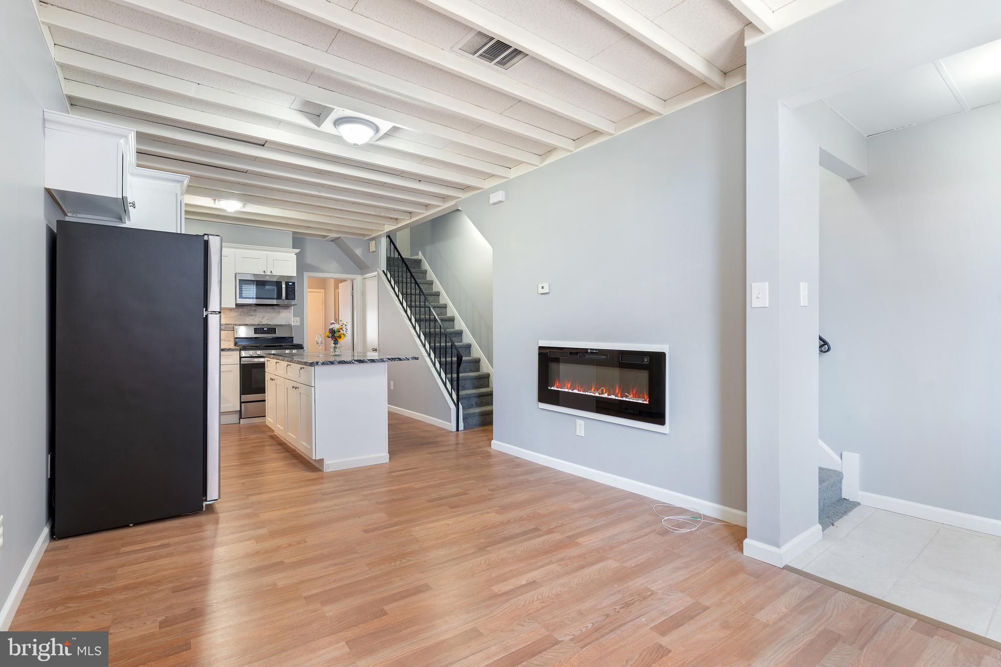 714 South Randolph Street Philadelphia, PA 19147 - Photo 3 of 33