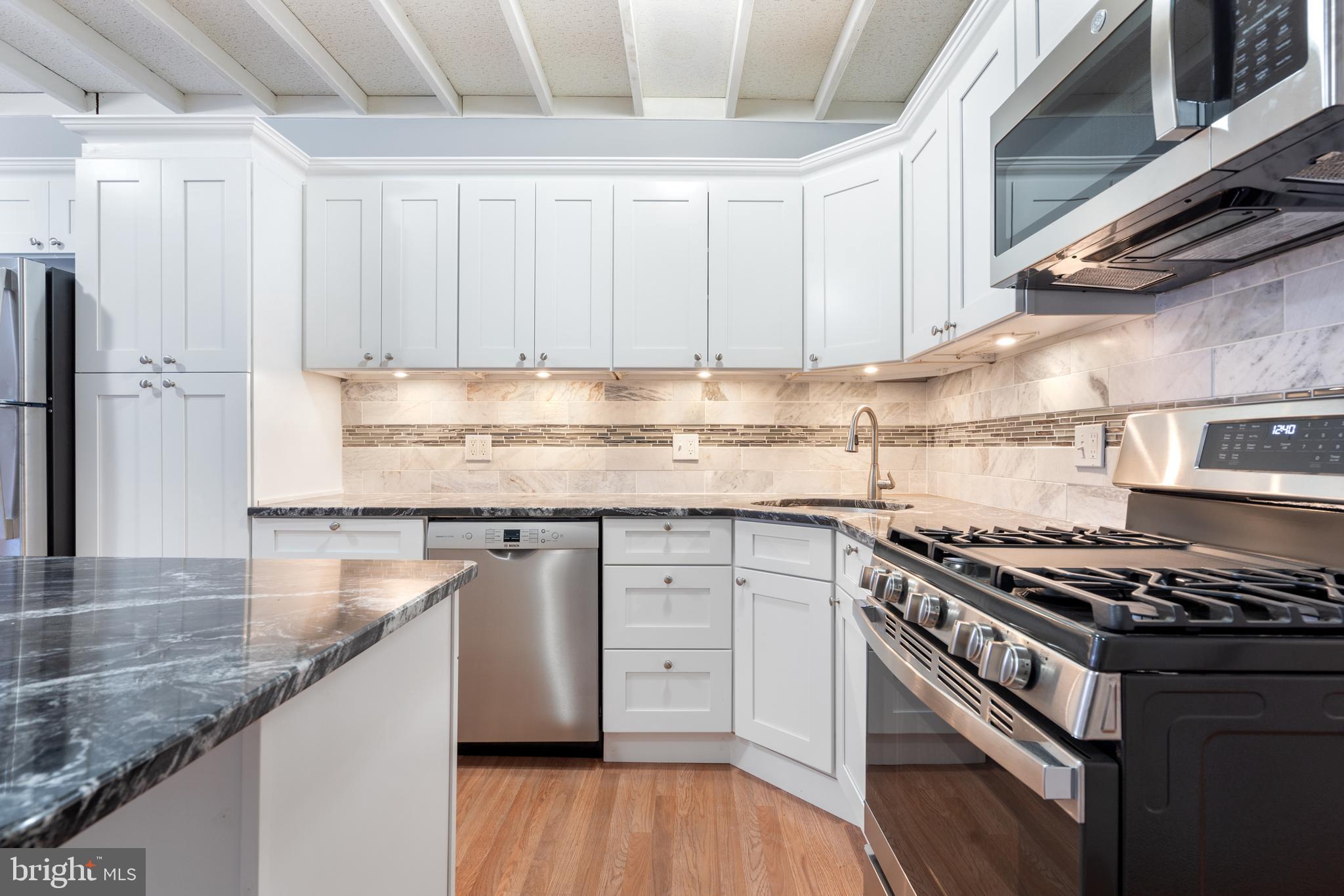 714 South Randolph Street Philadelphia, PA 19147 - Photo 5 of 33