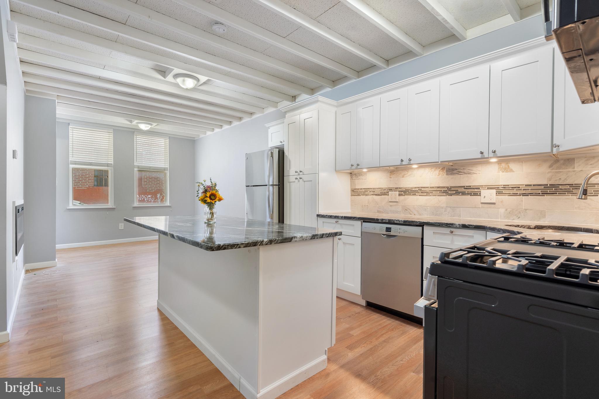 714 South Randolph Street Philadelphia, PA 19147 - Photo 6 of 33