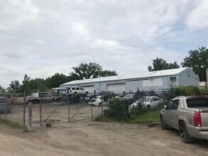 20270 North Rand Road Deer Park, IL 60074 - Photo 4 of 5 an outdoor space with patio