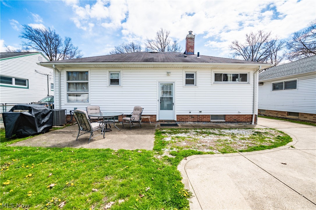 24024 Knickerbocker Road Bay Village, OH 44140 - Photo 20 of 22 Gallery Image 20