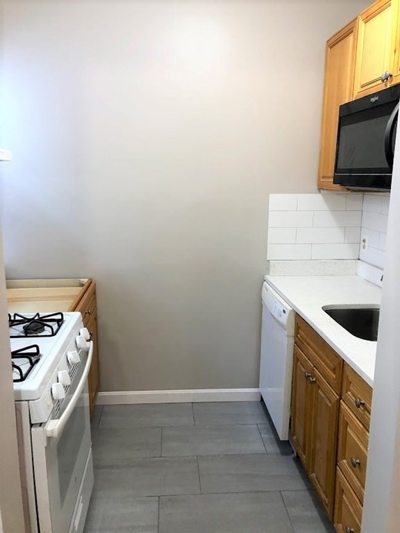 32 Reedsdale Street, Unit 6 Boston, MA 02134 - Photo 6 of 8