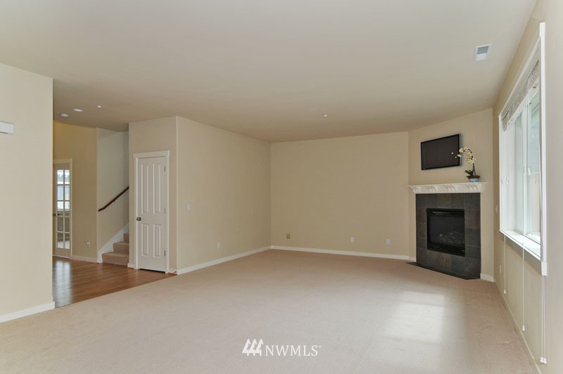 1009 Ridge Street Mukilteo, WA 98275 - Photo 8 of 25 Gallery Image 8