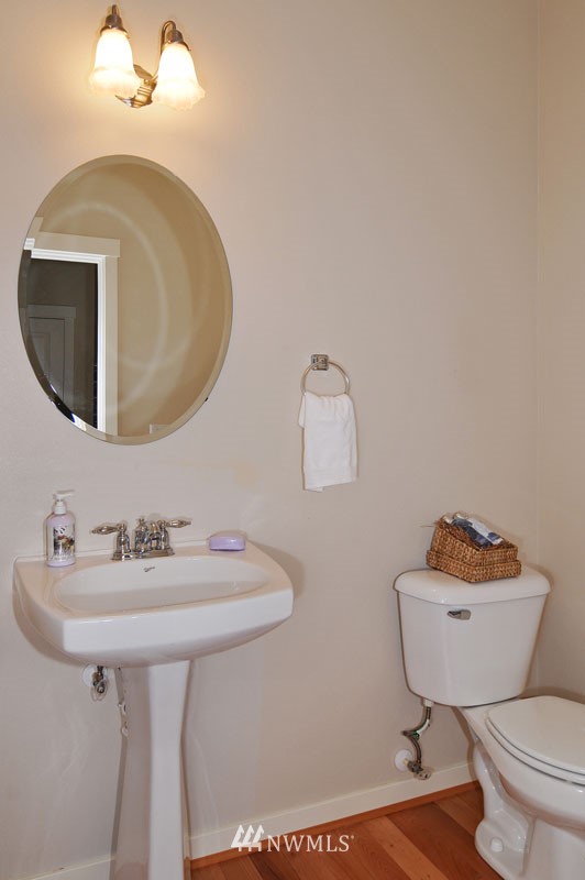 1009 Ridge Street Mukilteo, WA 98275 - Photo 10 of 25 Gallery Image 10