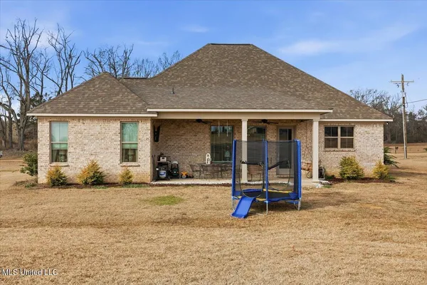 $355,000 | 35 Village Circle, Benton, MS 39039