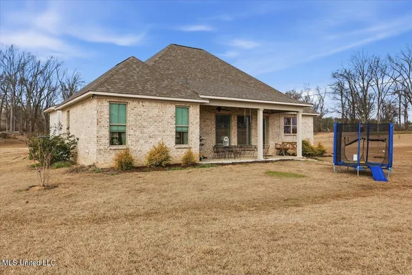 $355,000 | 35 Village Circle, Benton, MS 39039
