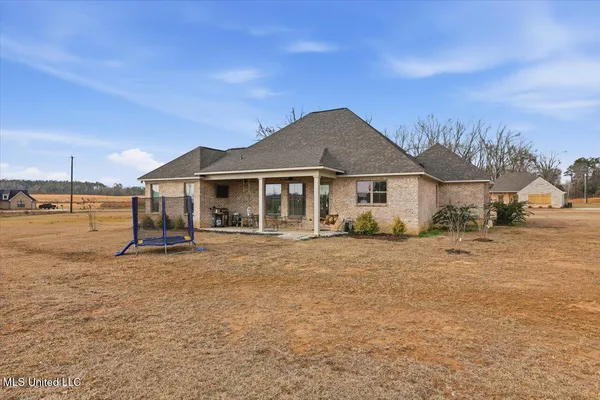 $355,000 | 35 Village Circle, Benton, MS 39039