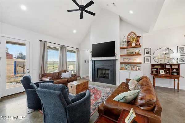 $355,000 | 35 Village Circle, Benton, MS 39039