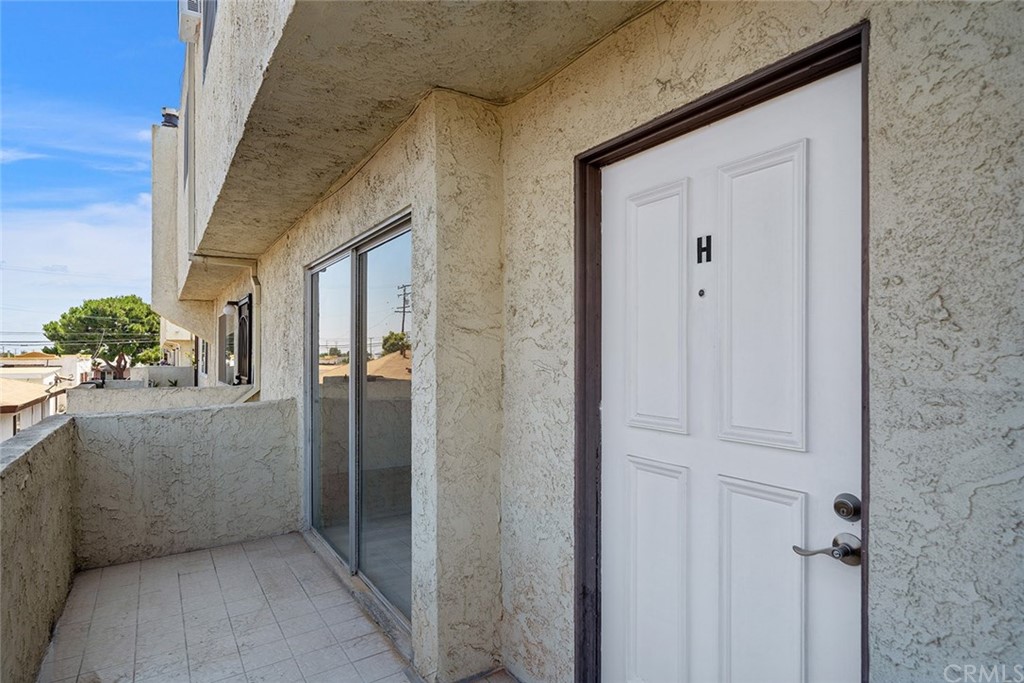 331 South New Avenue, Unit H Monterey Park, CA 91755 - Photo 21 of 26 a view of a hallway