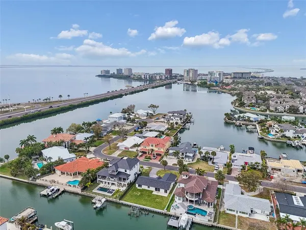 $5,200 | 3921 Versailles Drive, Tampa, FL 33634