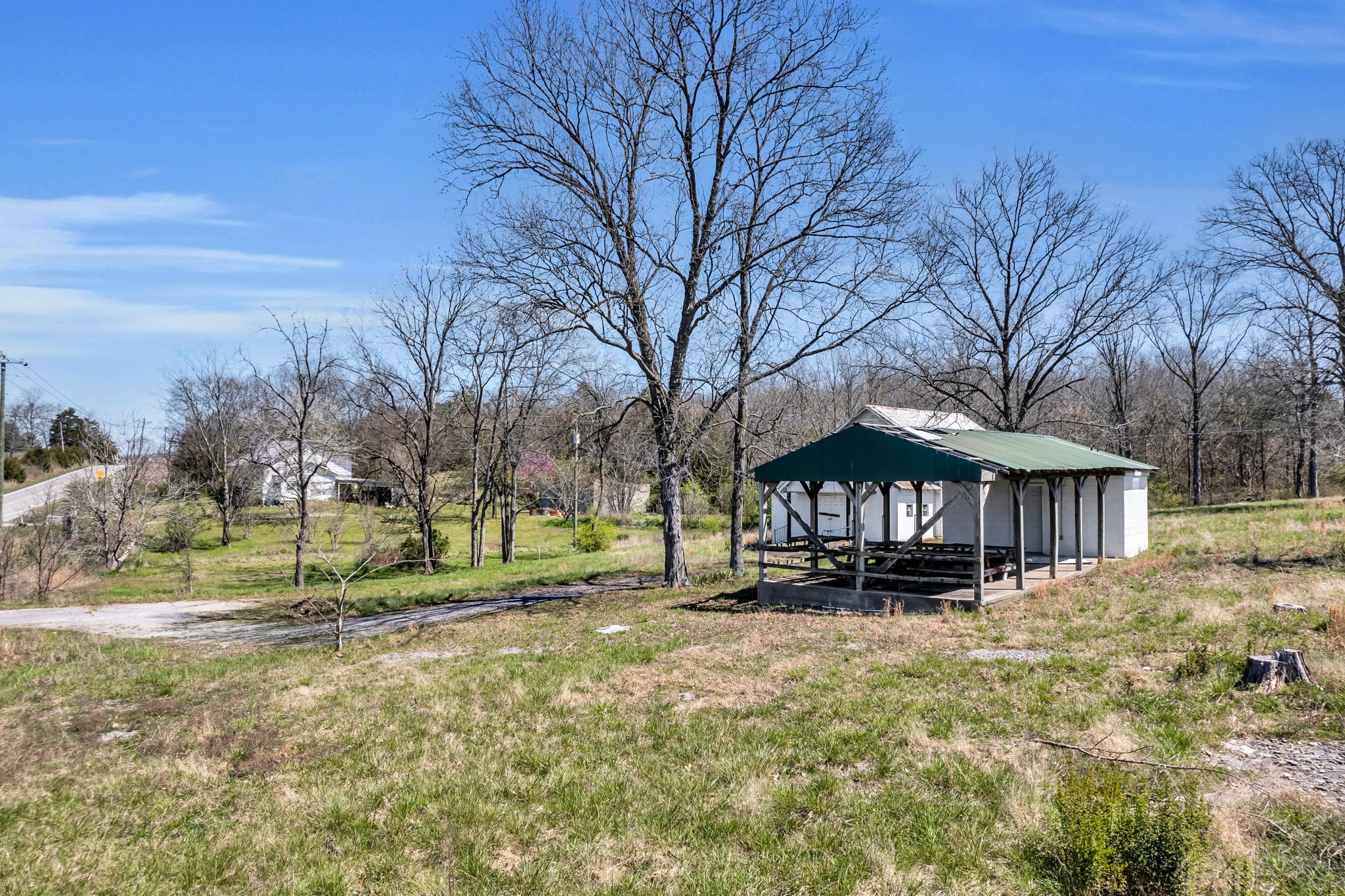 7602 Linwood Road Lebanon, TN 37090 - Photo 2 of 4 a view of large yard with large trees