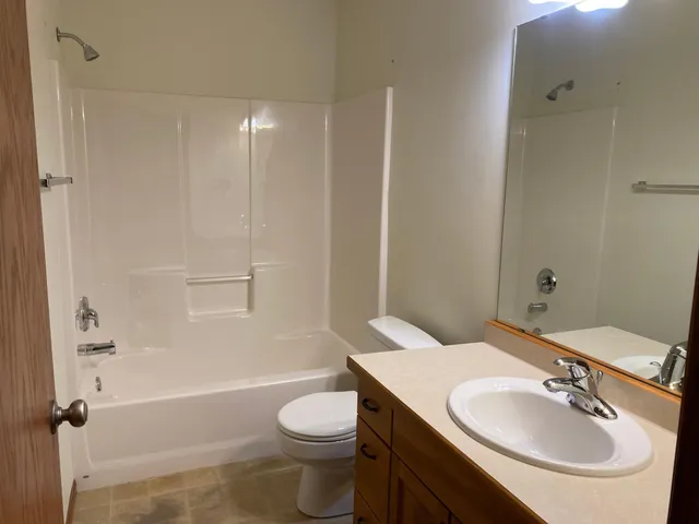 $250,000 | 606 32nd Street North, Moorhead, MN 56560