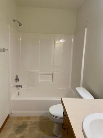 $250,000 | 606 32nd Street North, Moorhead, MN 56560