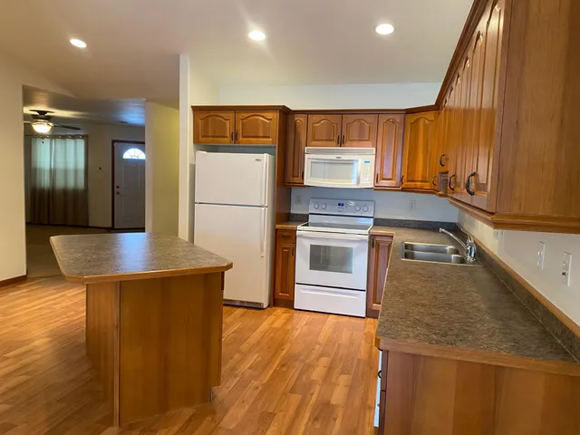 $250,000 | 606 32nd Street North, Moorhead, MN 56560