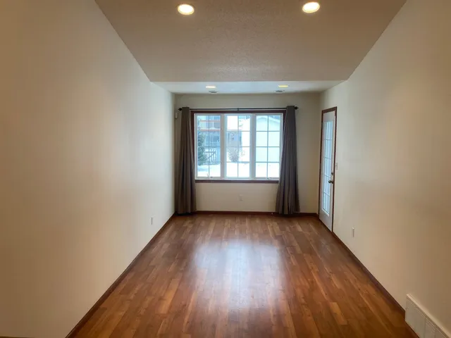 $250,000 | 606 32nd Street North, Moorhead, MN 56560