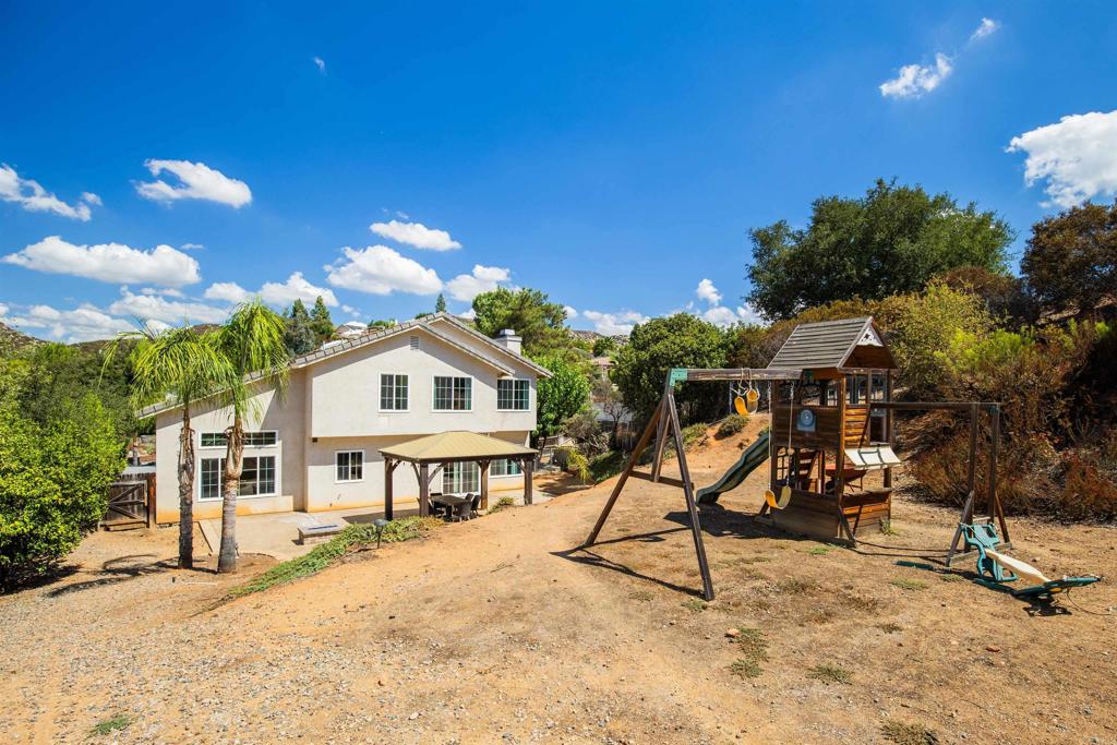 24427 Novato Place Ramona, CA 92065 - Photo 7 of 54