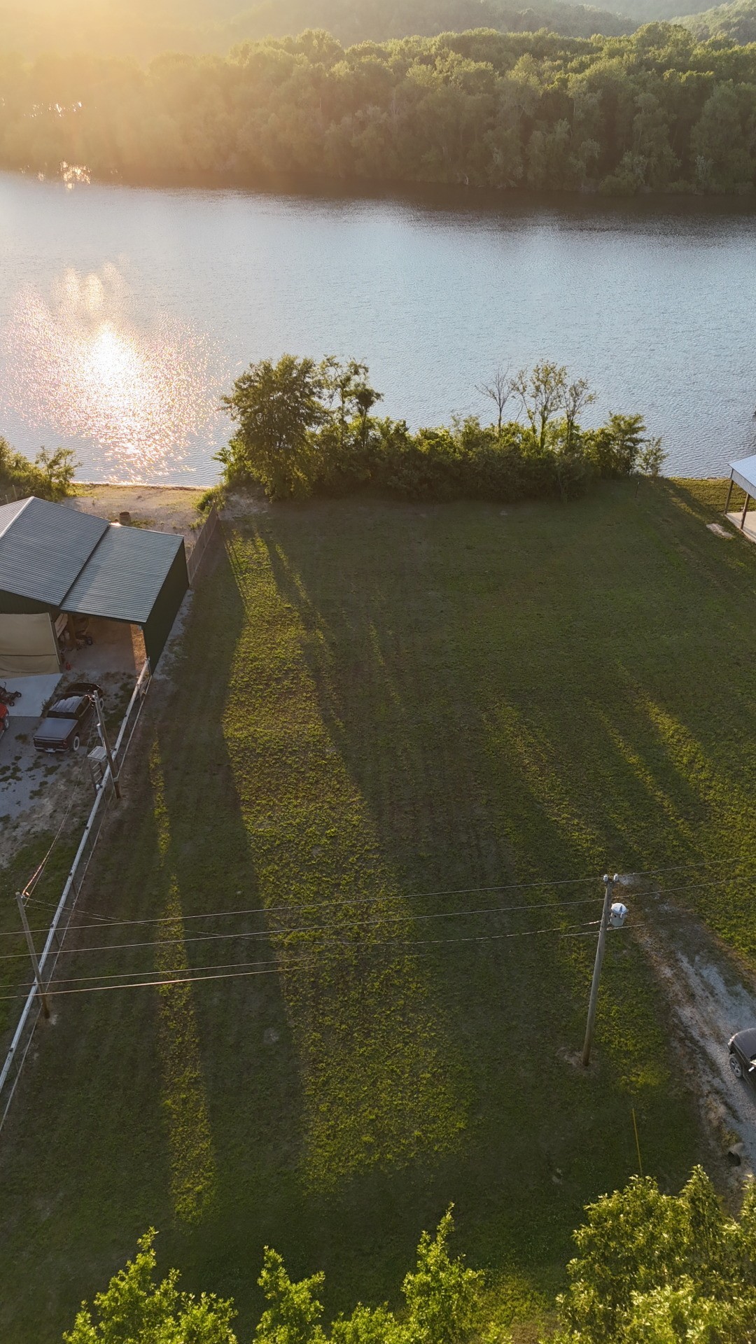 2825 Hardin Bottom River Road Clifton, TN 38425 - Photo 4 of 15 Gallery Image 4