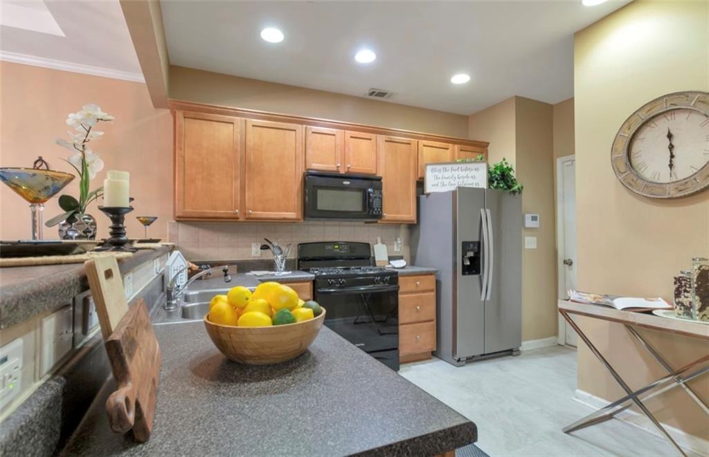 5704 Keys Way Lithonia, GA 30058 - Photo 6 of 30