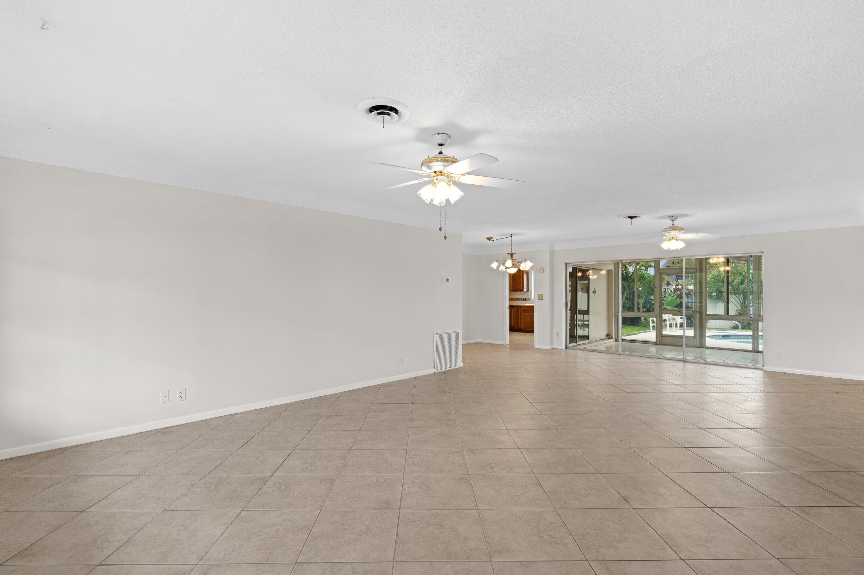 1385 Northwest 6th Street Boca Raton, FL 33486 - Photo 5 of 28 Living Room