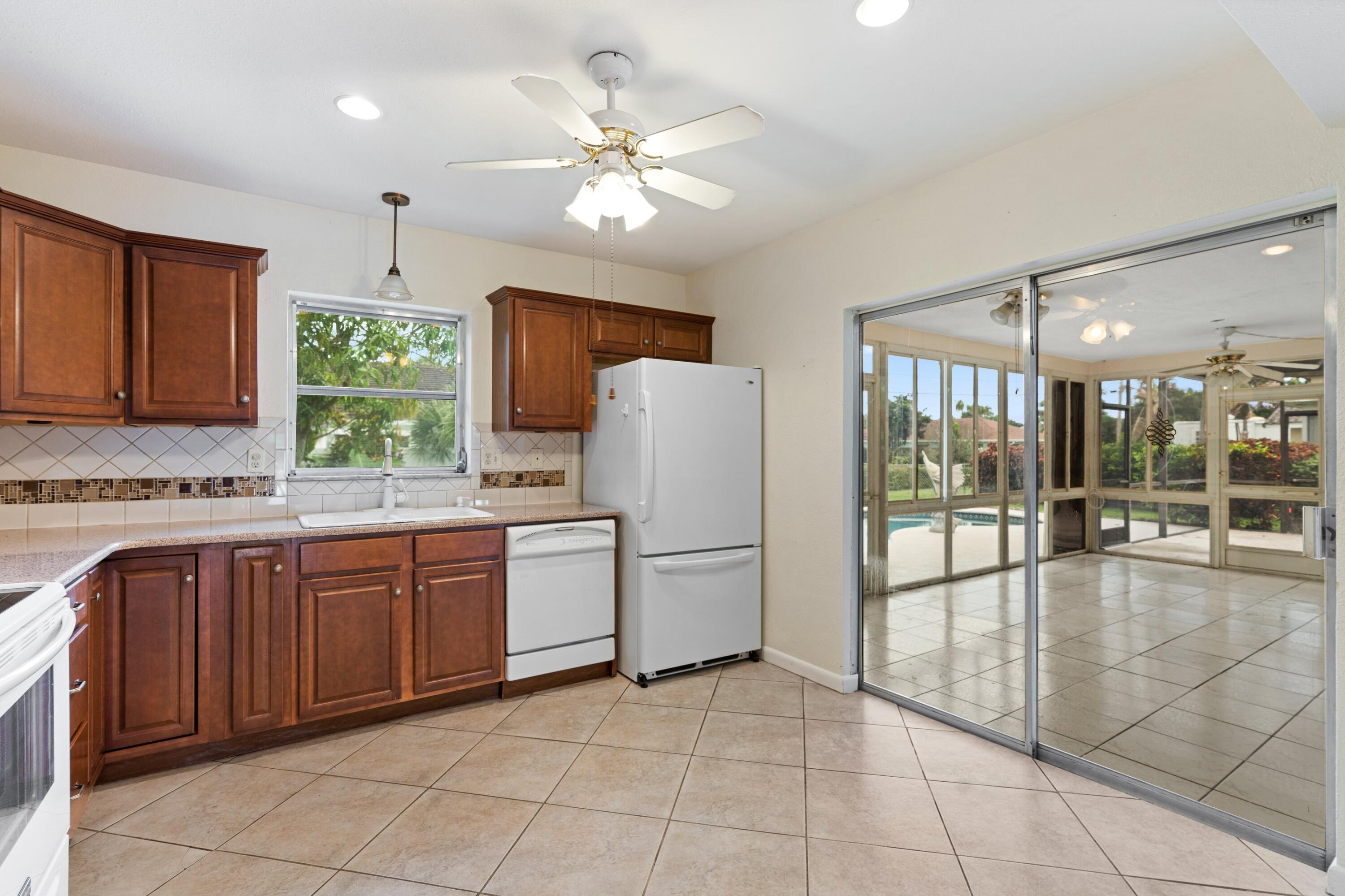 1385 Northwest 6th Street Boca Raton, FL 33486 - Photo 7 of 28 Kitchen