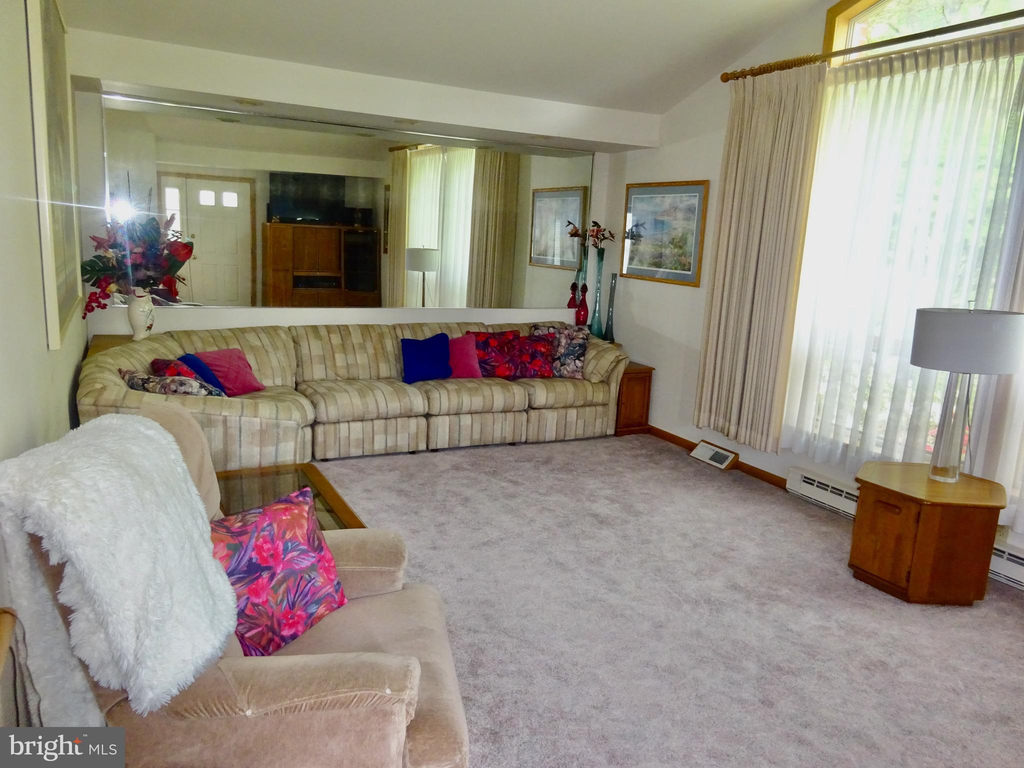 371 Wegman Road Reading, PA 19606 - Photo 22 of 113 Great/Living Room