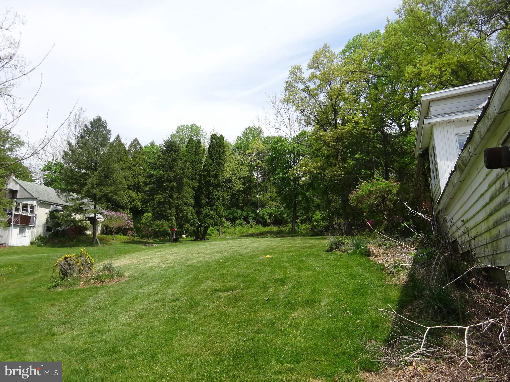 371 Wegman Road Reading, PA 19606 - Photo 63 of 113 Side Yard