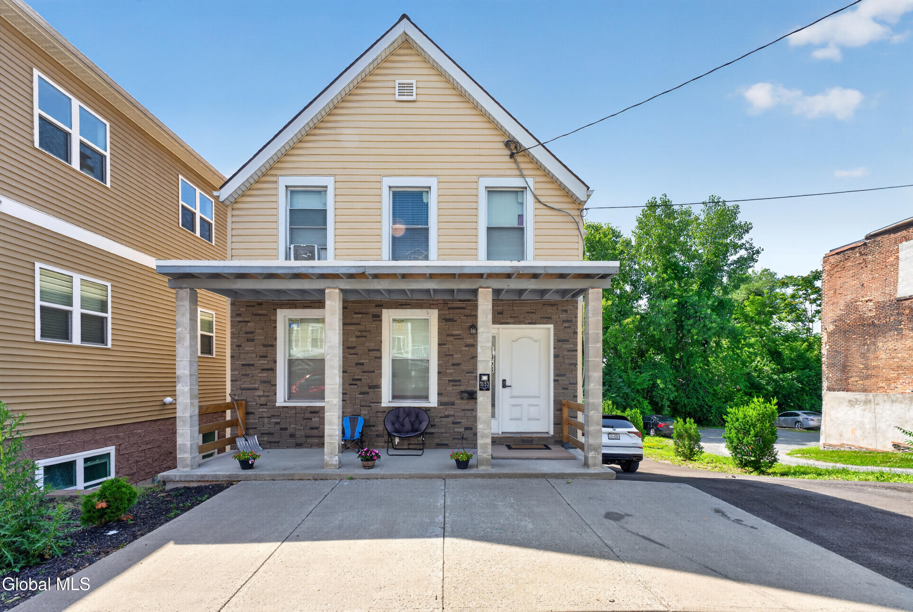1053 Broadway Rensselaer, NY 12144 - Photo 4 of 31 0 Front 1112