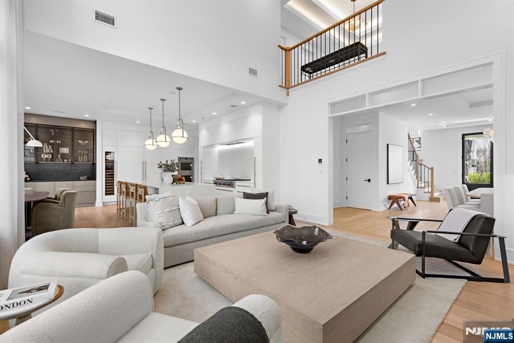 1 Stone Brg Court Demarest, NJ 07627 - Photo 11 of 44