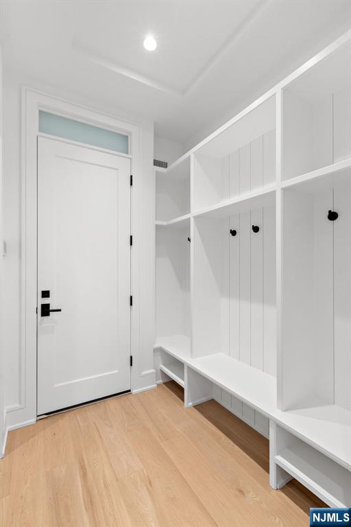 1 Stone Brg Court Demarest, NJ 07627 - Photo 20 of 44