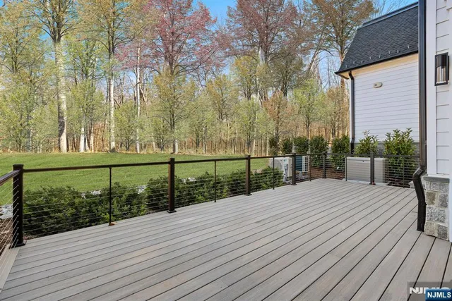 $3,095,000 | 1 Stone Brg Court, Demarest, NJ 07627