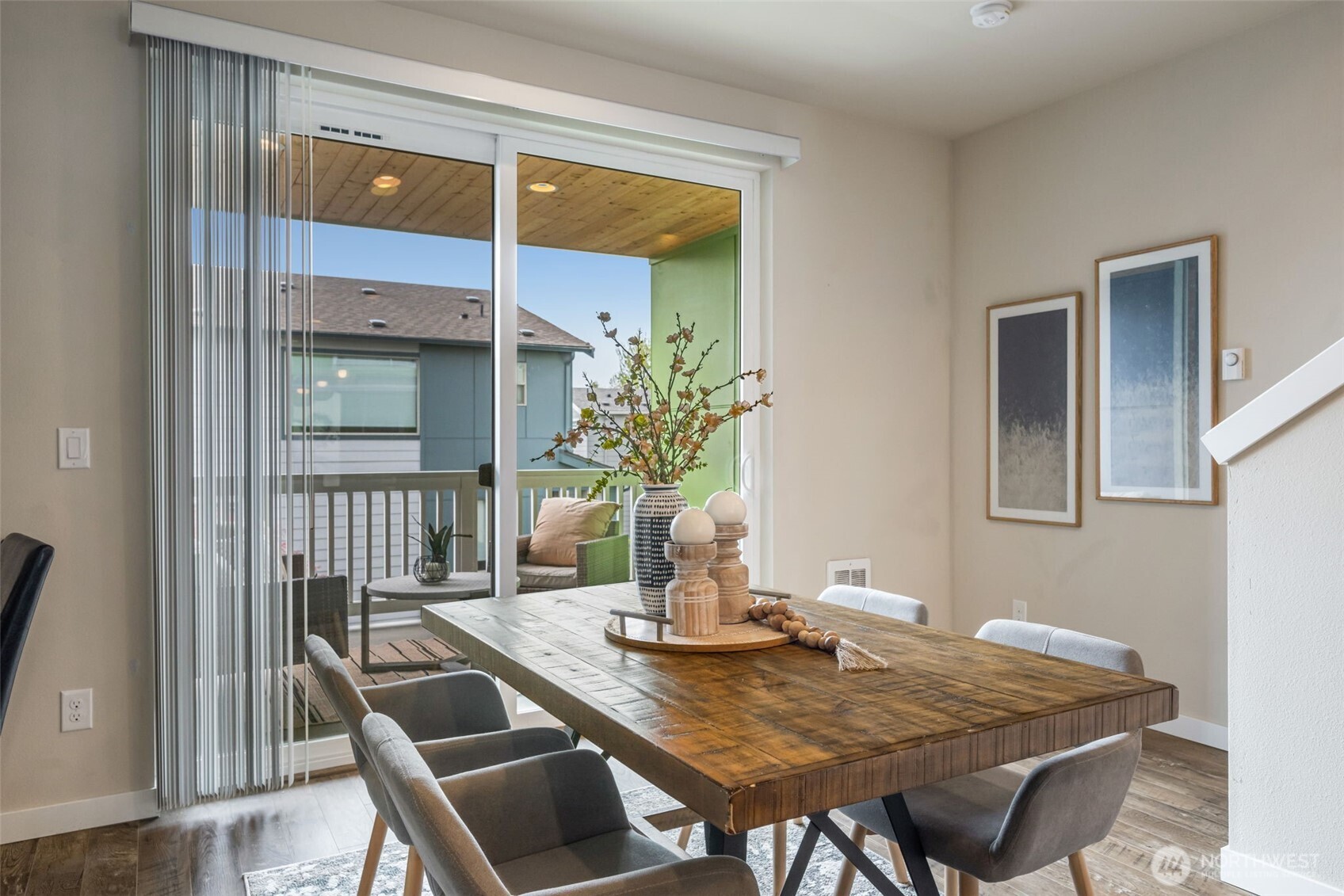 9725 10th Place Southwest Seattle, WA 98106 - Photo 16 of 40