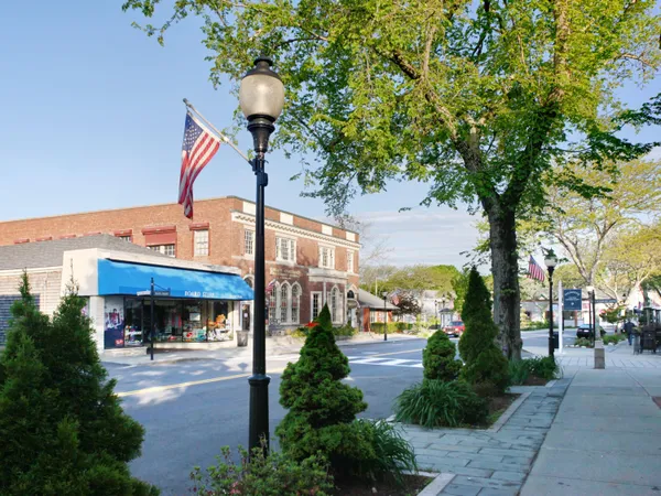 $2,495,000 | 102 Nashawena Street, Falmouth, MA 02540