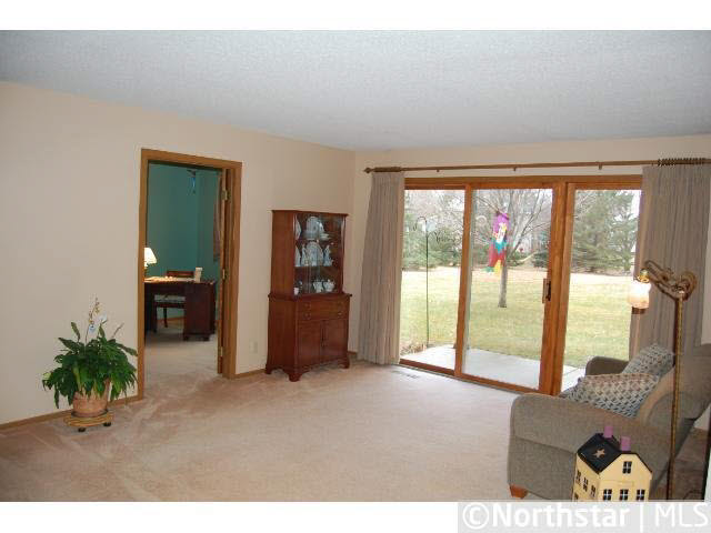 7265 Hunters Run Eden Prairie, MN 55346 - Photo 4 of 11 Gallery Image 4