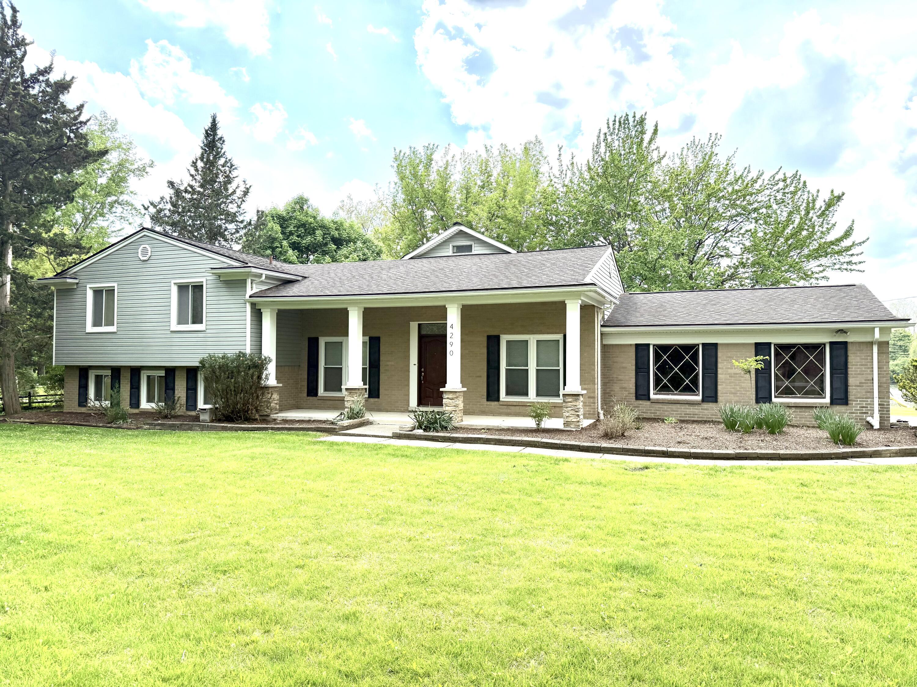 4290 Wendell Road West Bloomfield, MI 48323 - Photo 2 of 32 IMG_8192