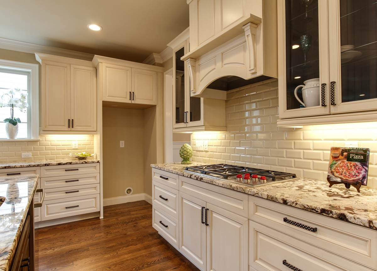 8812 Breeland Way Raleigh, NC 27613 - Photo 7 of 25 Kitchen