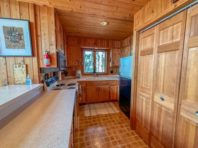 $739,000 | 1920 Grindstone Island, International Falls, MN 56649