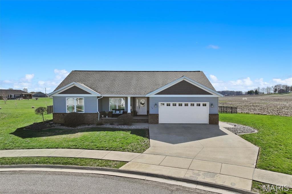 100 Bridgewater Lane Highland, IL 62249 - Photo 1 of 39