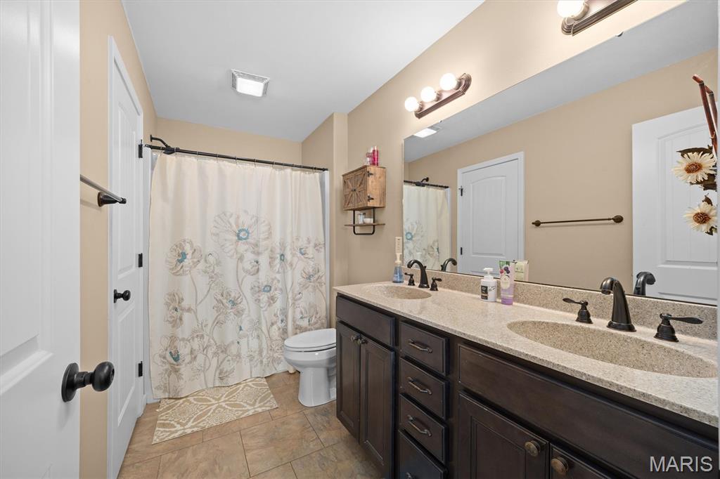 100 Bridgewater Lane Highland, IL 62249 - Photo 18 of 39