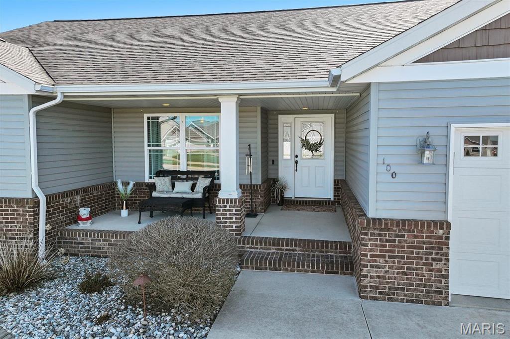 100 Bridgewater Lane Highland, IL 62249 - Photo 2 of 39