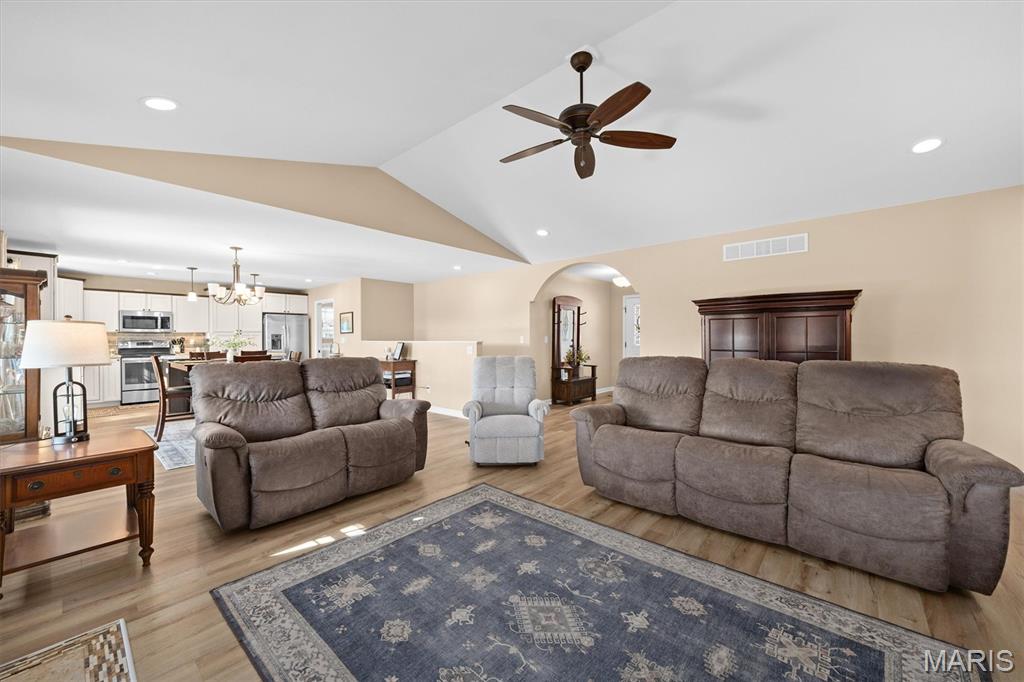 100 Bridgewater Lane Highland, IL 62249 - Photo 6 of 39
