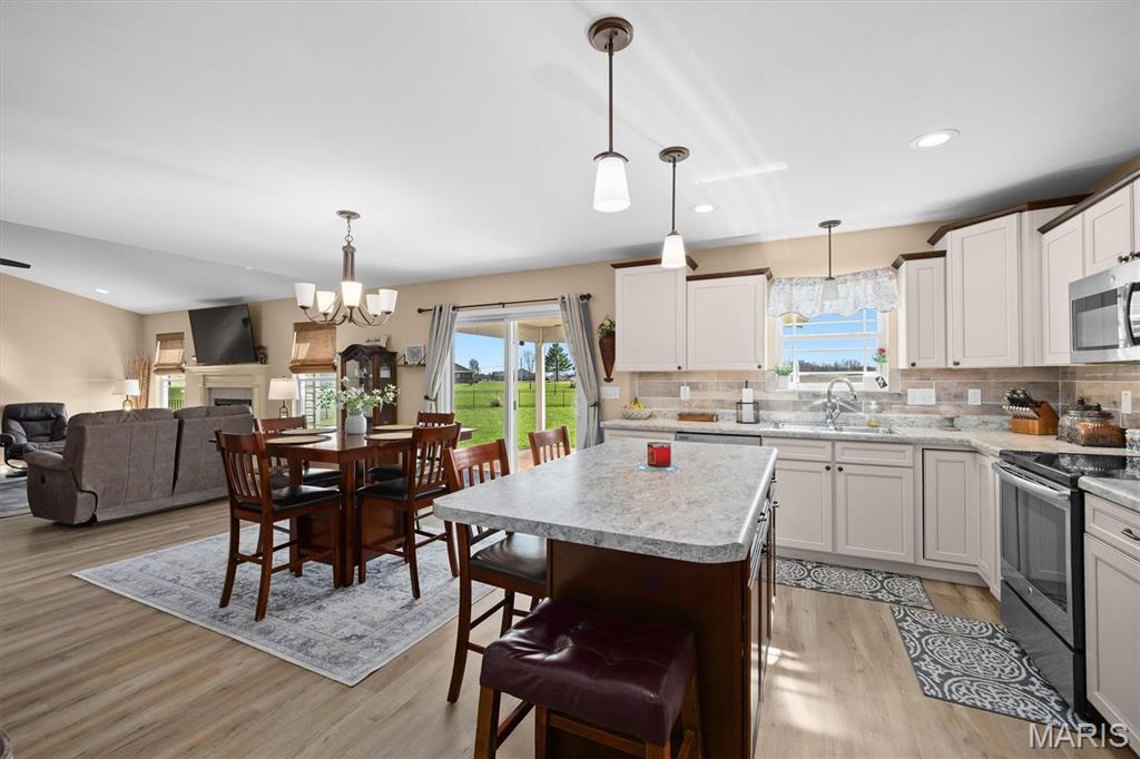 100 Bridgewater Lane Highland, IL 62249 - Photo 9 of 39