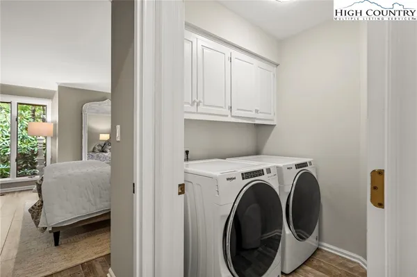a view of livingroom with washer and dryer
