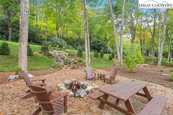 a view of an outdoor space with seating area