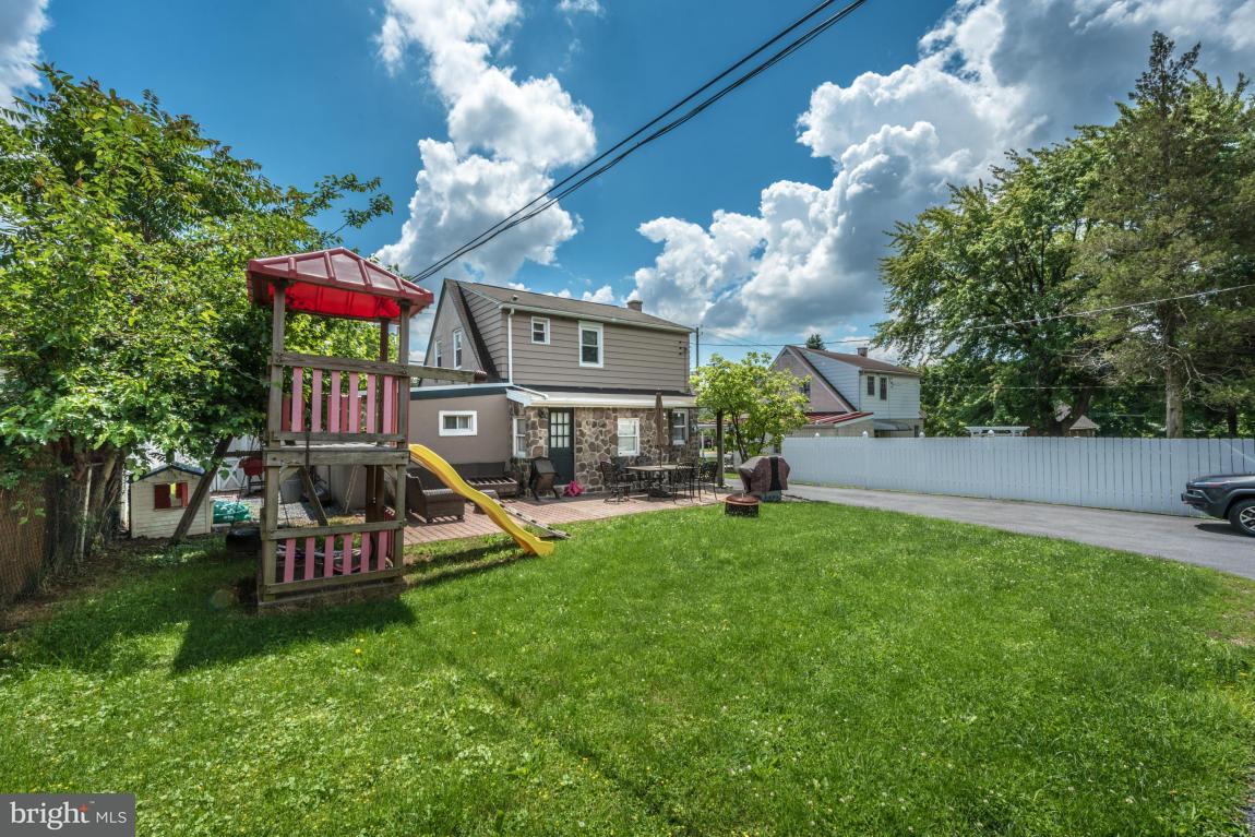 237 South Reading Road Ephrata, PA 17522 - Photo 3 of 22 Gallery Image 3