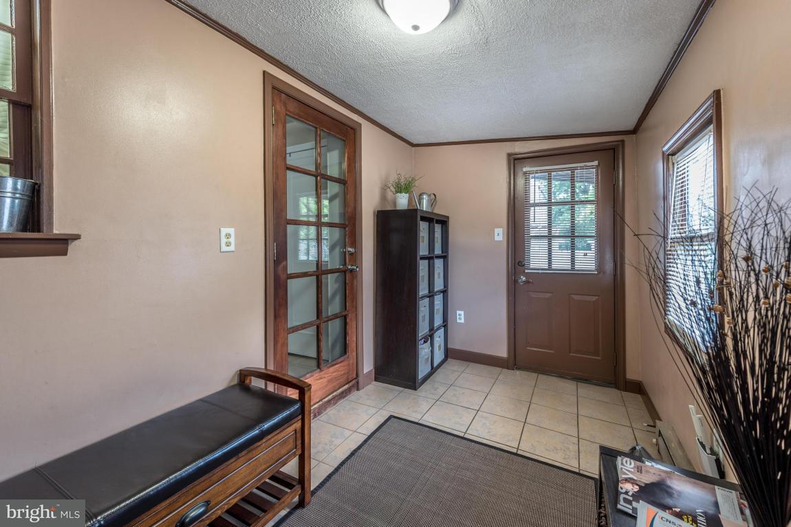 237 South Reading Road Ephrata, PA 17522 - Photo 9 of 22 Gallery Image 9