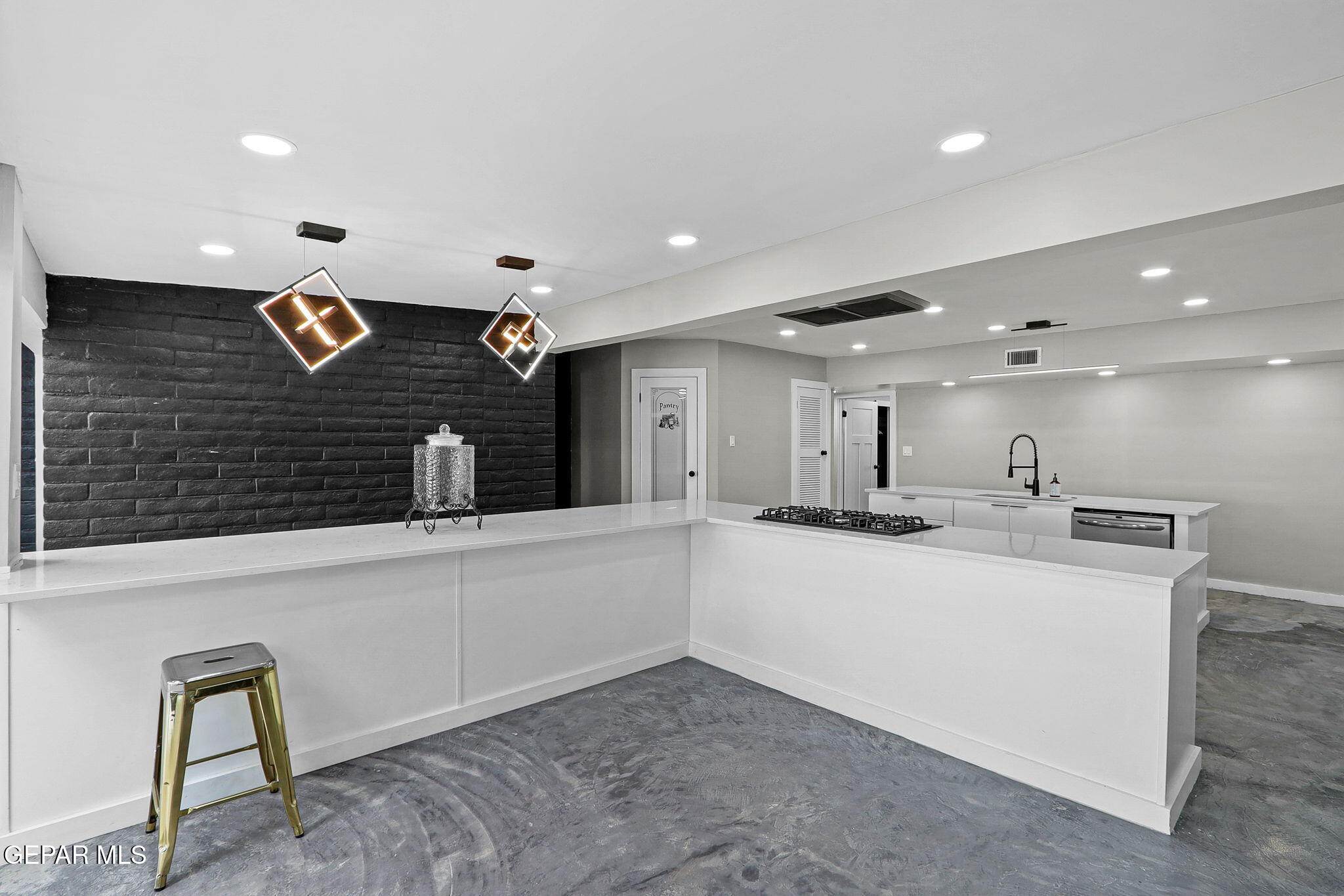 810 Gato Road El Paso, TX 79932 - Photo 13 of 73 66-web-or-mls-IMG_3547